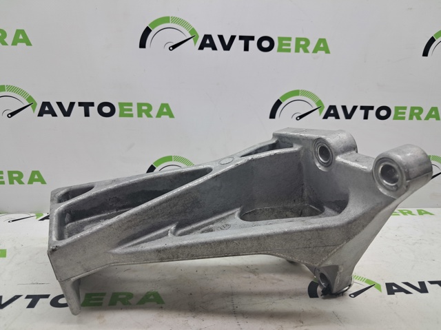 Кронштейн подушки (опоры) двигателя, левой 112535SA0A NISSAN