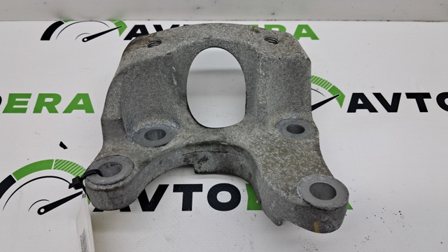 Кронштейн подушки (опоры) двигателя, задней 113325NA0A NISSAN