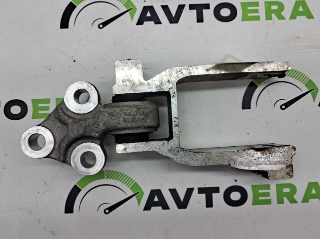 Кронштейн подушки (опоры) двигателя, задней 113326RC0A NISSAN