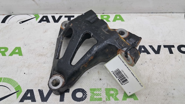 Кронштейн подушки (опоры) двигателя, правой 1231525031 TOYOTA