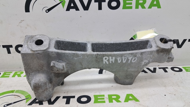 Кронштейн подушки (опоры) двигателя, правой 12341F0010 TOYOTA