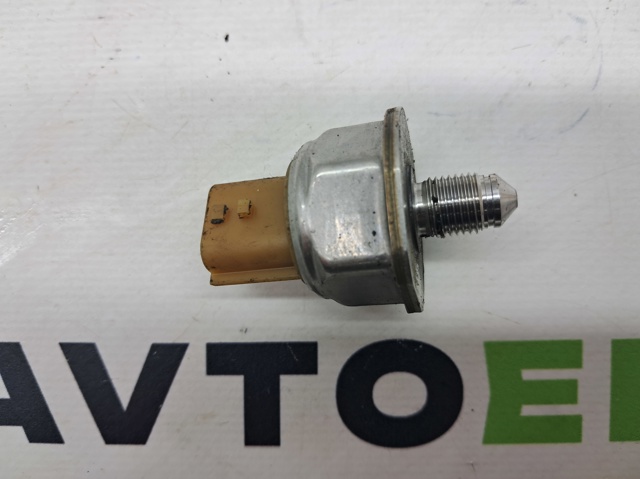 Регулятор давления топлива в топливной рейке 166386RC0A NISSAN
