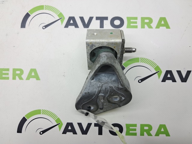 BMW 18208683823 Кронштейн приемной трубы глушителя в наличии Ирпень