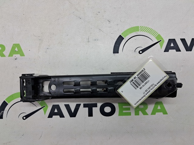 Регулятор высоты ремня безопасности передний левый 1T0857819B VAG