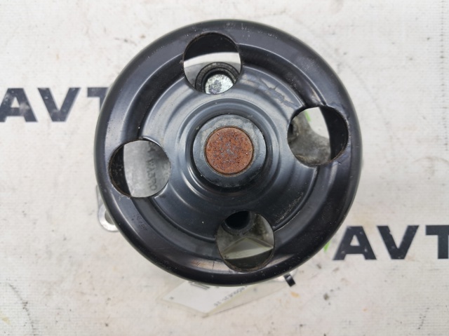 Водяной насос 210103RC2A NISSAN