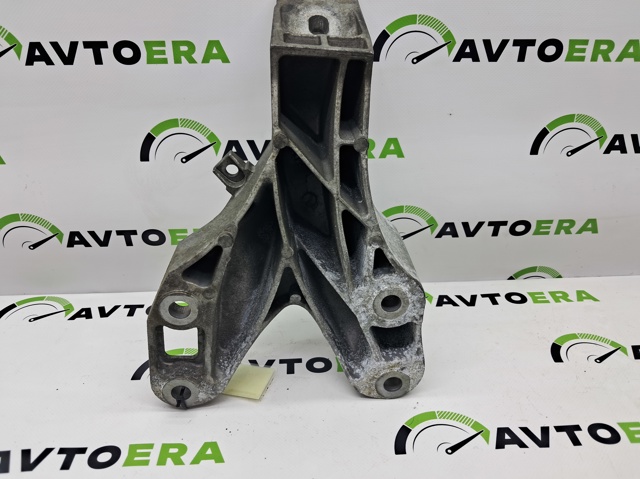 Кронштейн подушки (опоры) двигателя, левой 22116882033 BMW