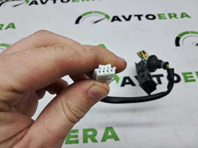 Кнопка привода замка задней 3/5 двери (ляды) 253806RA1A NISSAN