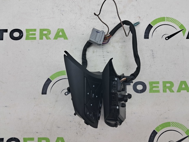 255505SE2A NISSAN Блок кнопочных переключателей рулевого колеса купить в Запорожье