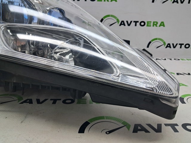 NISSAN 260103NF5A Правая фара в наличии Житомир