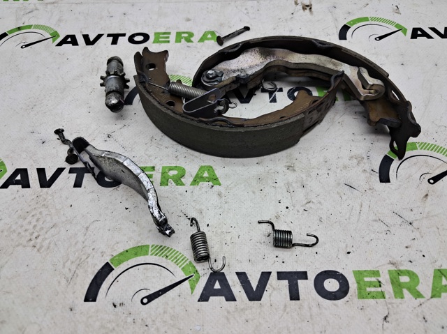 Колодки ручника/стояночного тормоза 26694FJ001 SUBARU