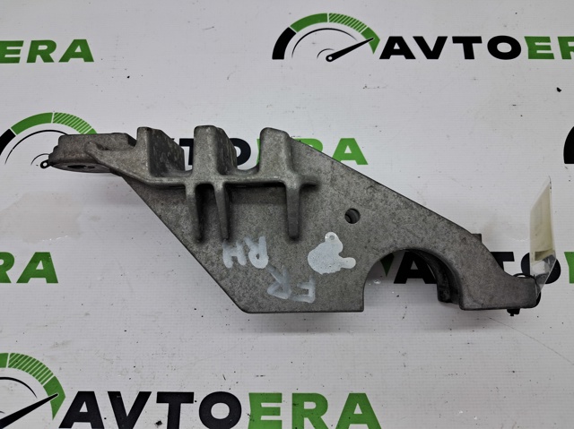 Хомут крепления втулки стабилизатора, переднего 31306884012 BMW