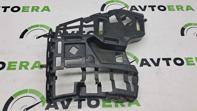 VOLVO 31353404 Кронштейн бампера переднего правый в наличии Сумы