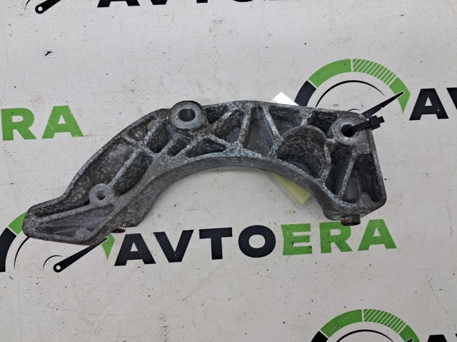 Кронштейн компрессора кондиционера 31401869 VOLVO