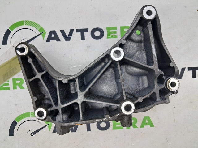 Кронштейн генератора 31430704 VOLVO