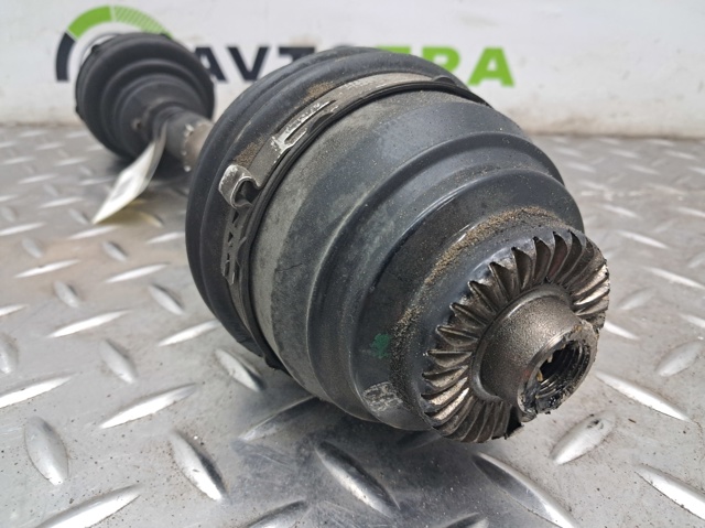 Привод правый 31605A2E052 BMW
