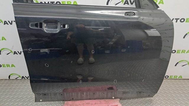 Пассажирская передняя дверь 31698771 VOLVO