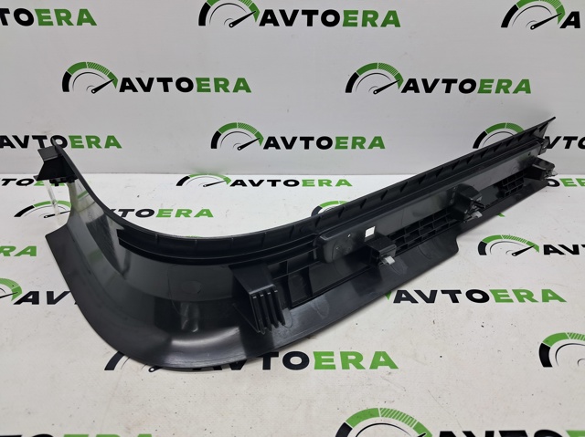 VOLVO 32262568 Накладка дверного порога внутренняя передняя левая в наличии Ирпень