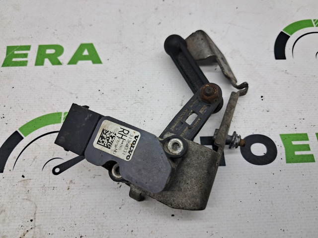 32381798 VOLVO Датчик уровня положения кузова задний правый купить в Запорожье