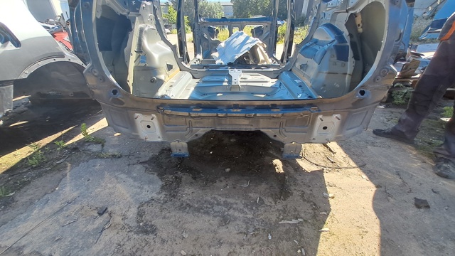 Панель багажного отсека 32392858 VOLVO