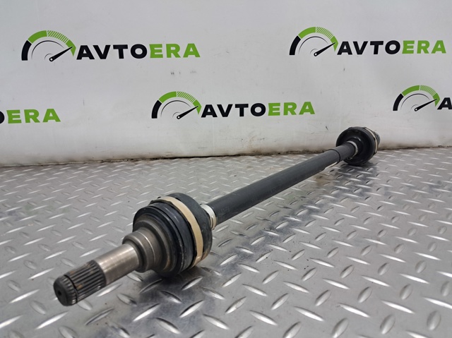 Полуось задняя, правая 33208679940 BMW