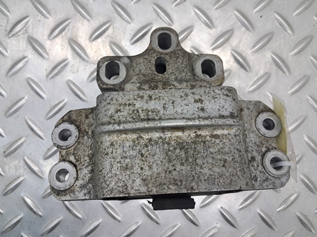 Подушка (опора) двигателя, левая Фольксваген Пассат B6