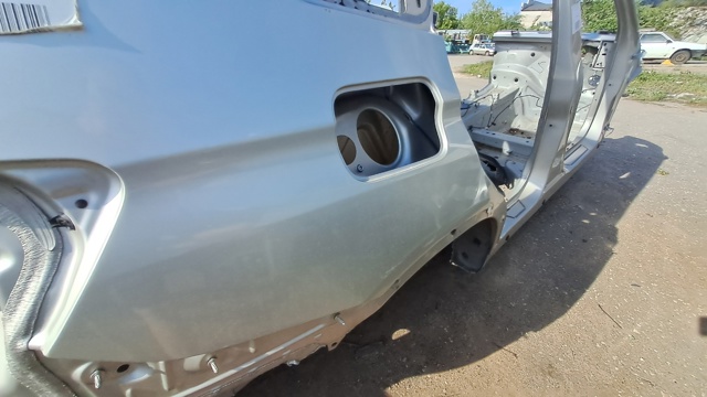 Крыло правое заднее 41007267470 BMW