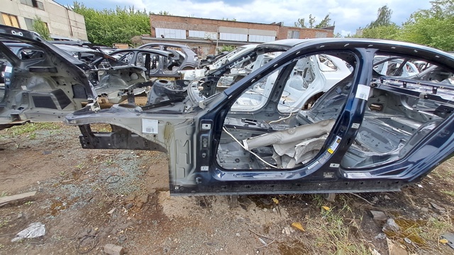 Панель брызговика моторного отсека, левая 41007377915 BMW