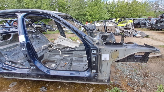 Панель брызговика (лонжерона) моторного отсека, правая 41007377916 BMW