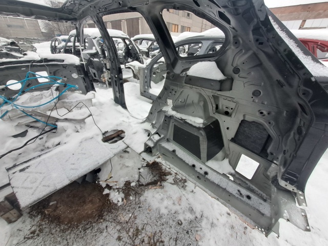 Крыло правое заднее 41007436156 BMW