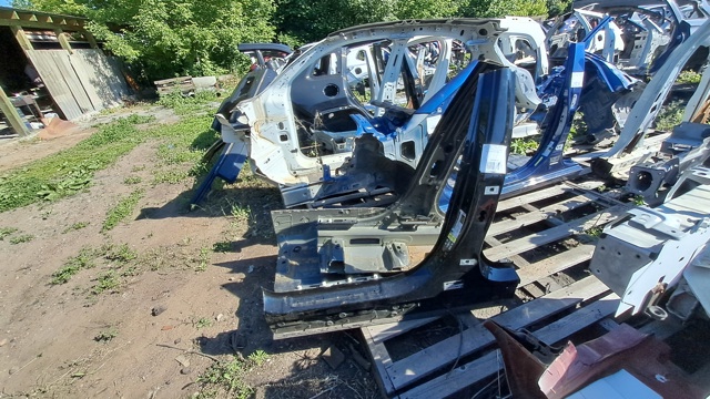 Боковина кузова в сборе 41007487371 BMW