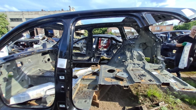 Проем передней левой двери 41007955059 BMW