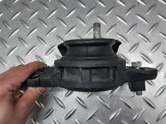 SUBARU 41022SJ010 Левая подушка двигателя в наличии Полтава