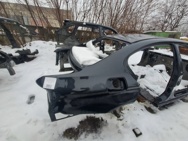 Крыло правое заднее 41217240488 BMW