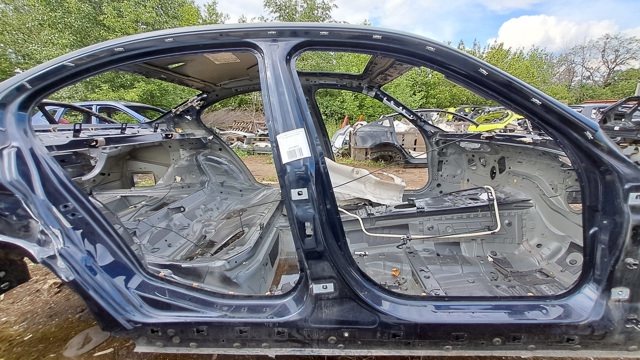 Задняя часть кузова 41217298012 BMW