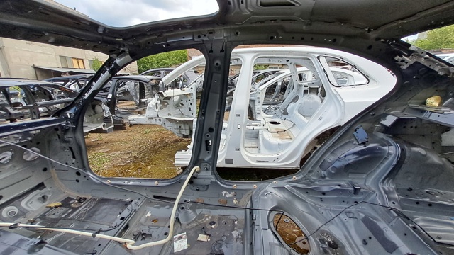 41217298012 BMW Боковина кузова правая купить в Одесса