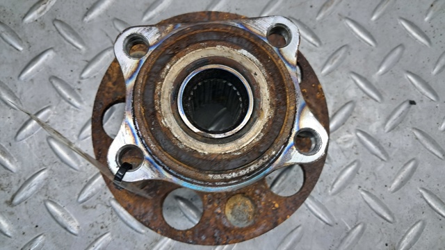 Ступица заднего колеса 424100R030 TOYOTA
