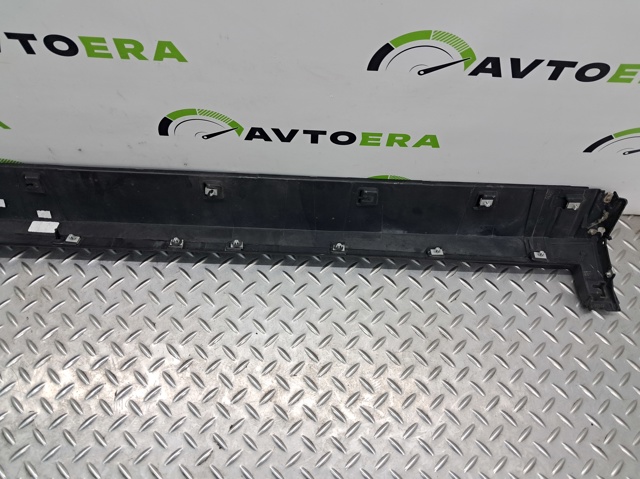 Накладка наружняя (молдинг) порога, левый 42617386 GM