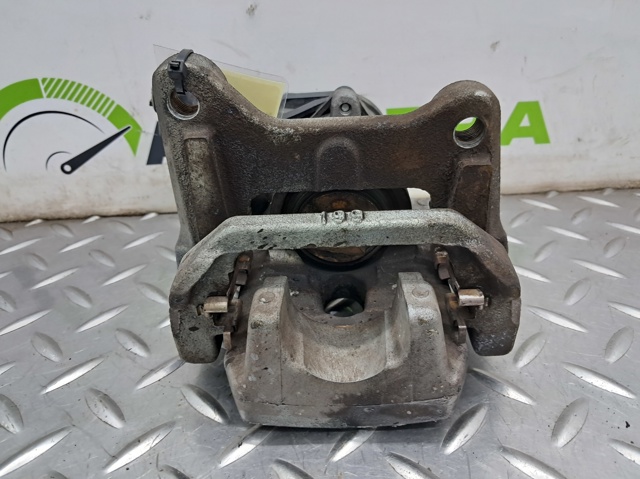 Суппорт тормозной задний правый 4605C488 MITSUBISHI