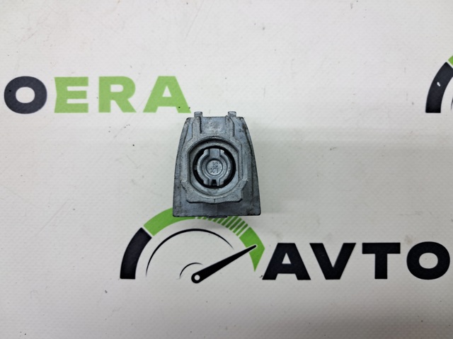 4746315 CHRYSLER Личинка замка перчаточного ящика купить в Днепр