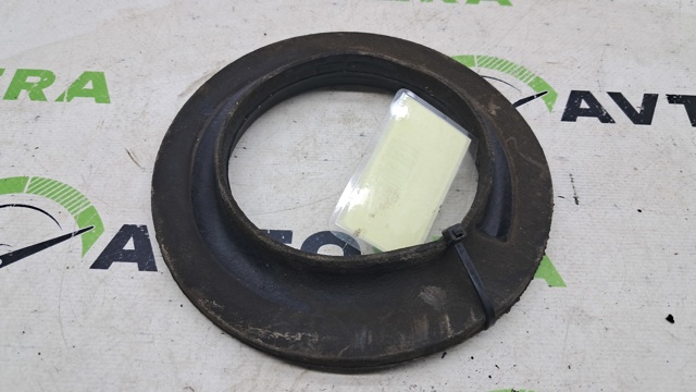 Резиновое кольцо передней пружины 4815706220 TOYOTA