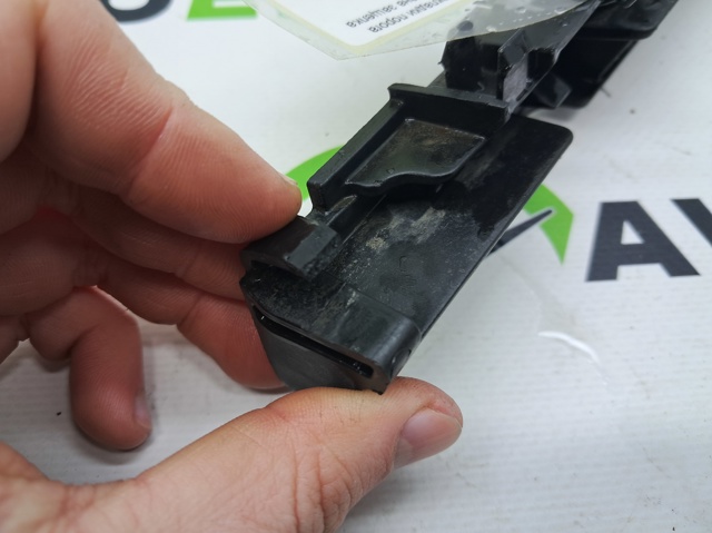 4G0853921B VAG Крепление порога купить в Тернополь