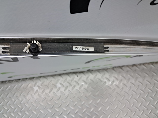 4G5853703F2ZZ Молдинг крыши левый купить Николаев