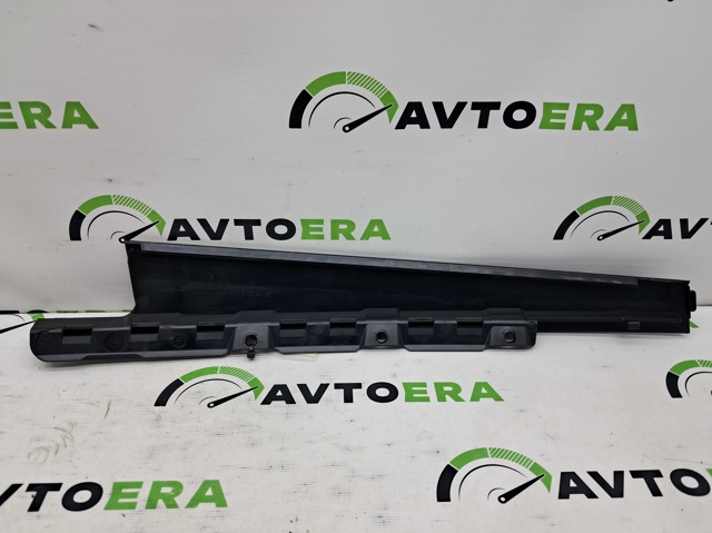 Накладка задней двери, правой, вертикальная 4M0839902 VAG