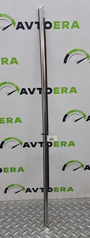 Накладка заднего стекла, правая 4M08537643Q7 VAG