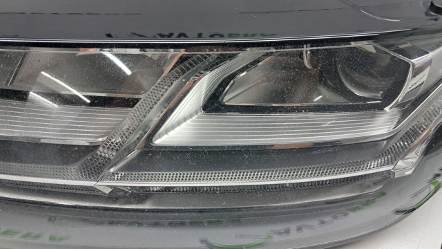 Фары 4M0941033B VAG