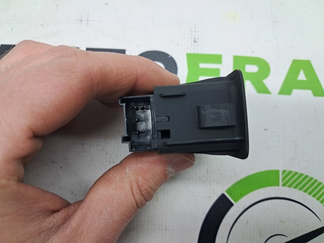 VAG 4M09621095PR в наличии Ужгород