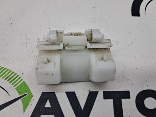 Пистон (клип) крепления накладок порогов 51127488348 BMW