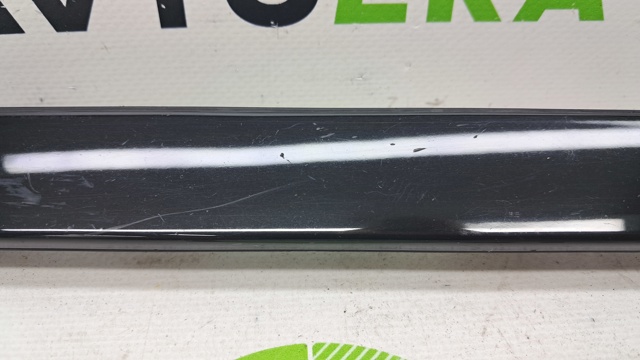 51317463528 BMW Молдинг лобового стекла правый купить в Ужгород