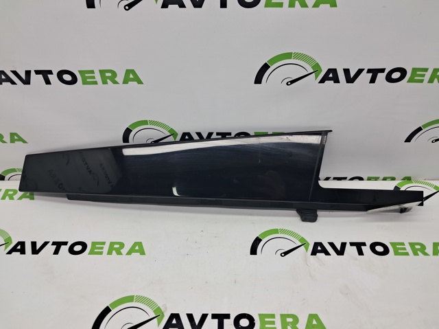 BMW 51357349676 Накладка двери задней правой вертикальная в наличии Ирпень