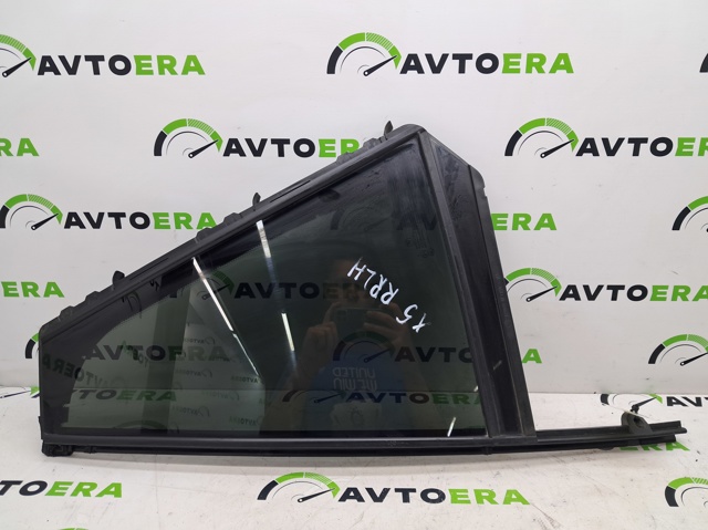 Стекло-форточка двери, задней, левой 51357444075 BMW